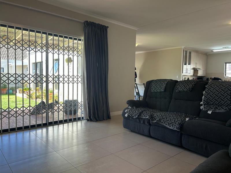 3 Bedroom Property for Sale in Sunningdale Western Cape